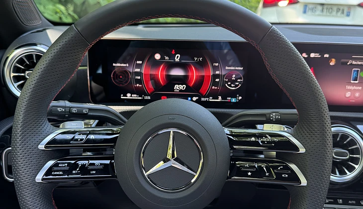 location-MERCEDES-BENZ-Neuilly-sur-Seine-roadstr