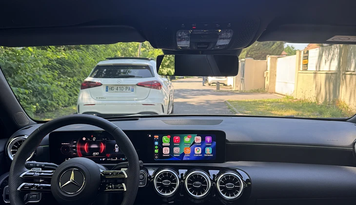 location-MERCEDES-BENZ-Neuilly-sur-Seine-roadstr