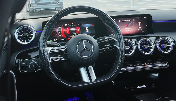 location-MERCEDES-BENZ-Cergy-roadstr