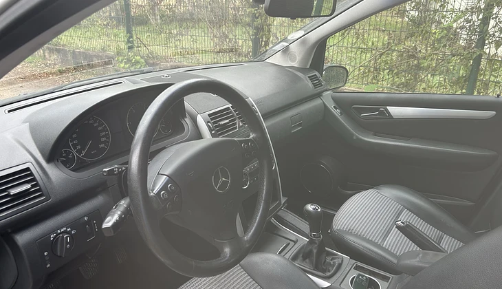 location-MERCEDES-BENZ-Draguignan-roadstr