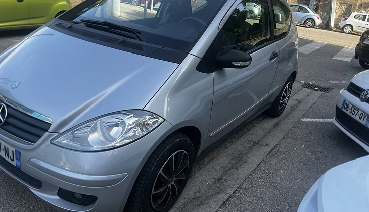 location-MERCEDES-BENZ-Nice-roadstr
