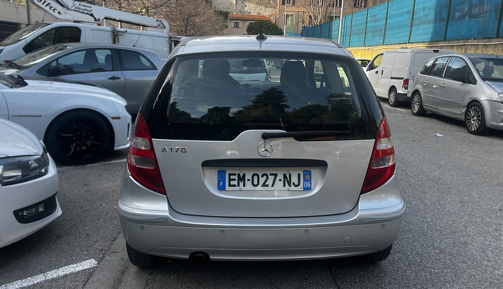 location-MERCEDES-BENZ-Nice-roadstr