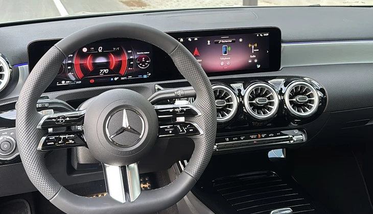 location-MERCEDES-BENZ-Paris-roadstr