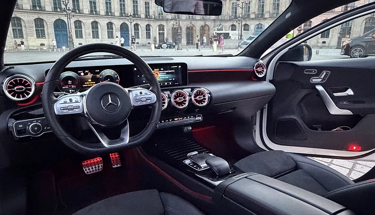 location-MERCEDES-BENZ-Paris-roadstr