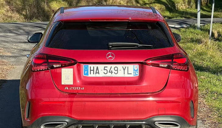 location-MERCEDES-BENZ-Montignac-Lascaux-roadstr