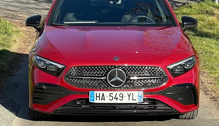 location-MERCEDES-BENZ-Montignac-Lascaux-roadstr