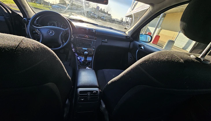 location-MERCEDES-BENZ-Coulaines-roadstr
