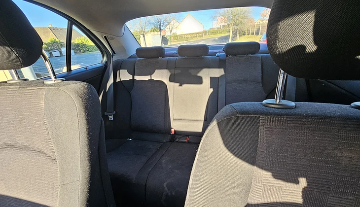 location-MERCEDES-BENZ-Coulaines-roadstr