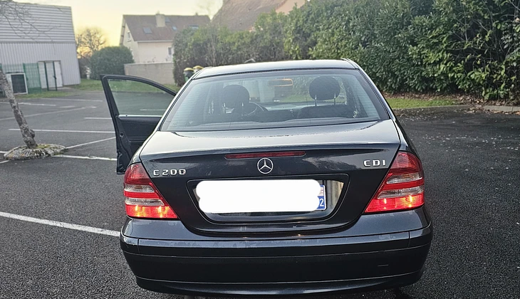 location-MERCEDES-BENZ-Coulaines-roadstr