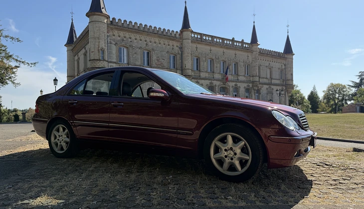 location-MERCEDES-BENZ-Launaguet-roadstr