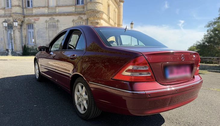 location-MERCEDES-BENZ-Launaguet-roadstr