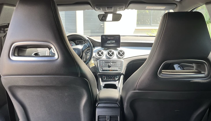 location-MERCEDES-BENZ-Saint-Romain-de-Jalionas-roadstr