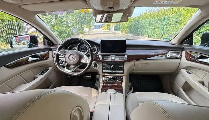 location-MERCEDES-BENZ-Lyon-roadstr