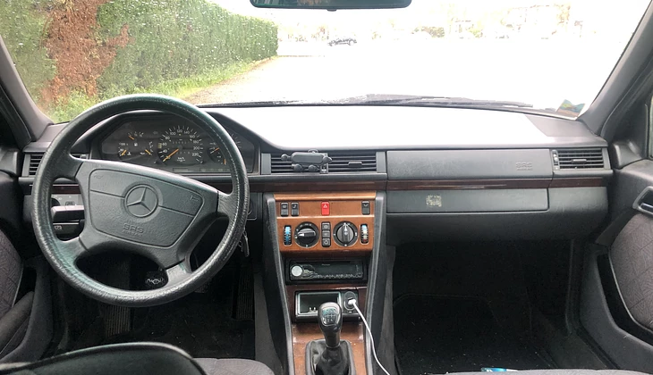 location-MERCEDES-BENZ-L'Union-roadstr