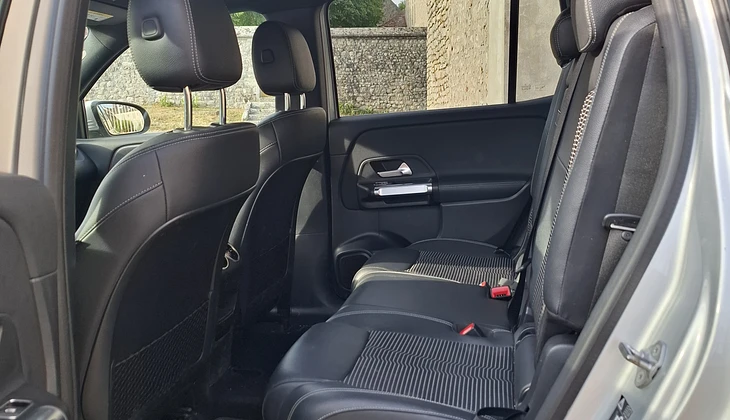 location-MERCEDES-BENZ-Montfort-l'Amaury-roadstr