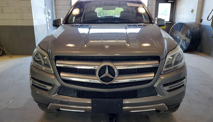 location-MERCEDES-BENZ-Paris-roadstr