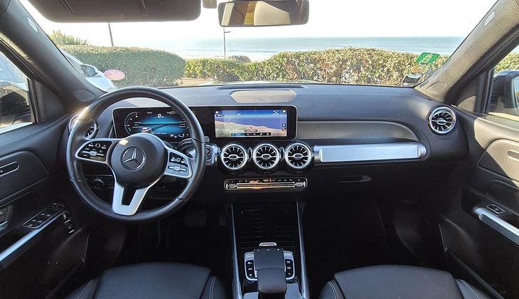 location-MERCEDES-BENZ-Anglet-roadstr
