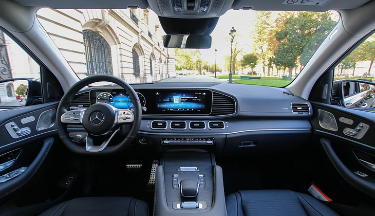 location-MERCEDES-BENZ-Paris-roadstr