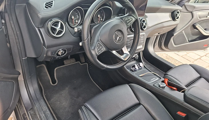 location-MERCEDES-BENZ-Vence-roadstr