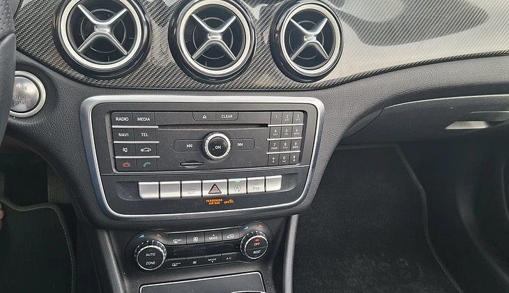 location-MERCEDES-BENZ-Vence-roadstr