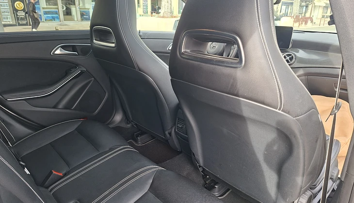 location-MERCEDES-BENZ-Vence-roadstr