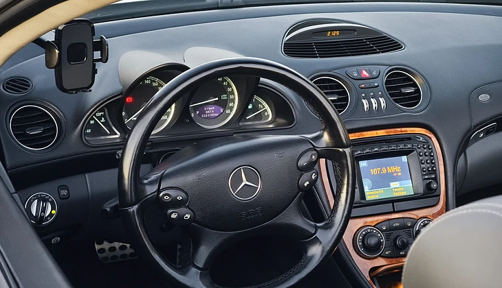 location-MERCEDES-BENZ-Marseille-roadstr