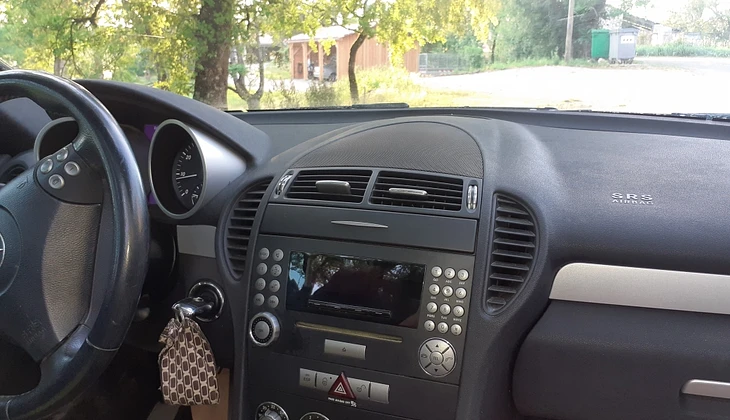 location-MERCEDES-BENZ-Cahors-roadstr