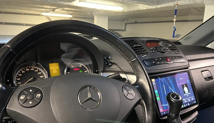 location-MERCEDES-BENZ-Livry-Gargan-roadstr