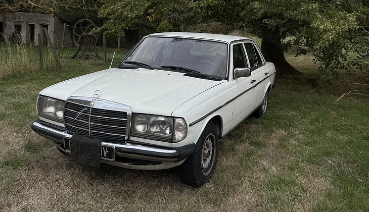 location-MERCEDES-BENZ-La Loupe-roadstr