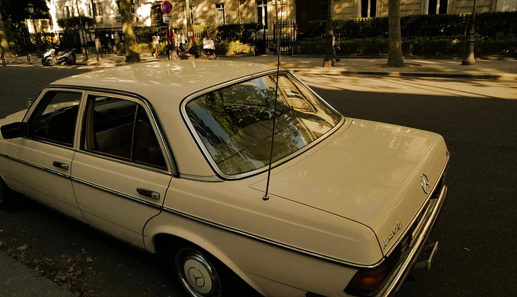 location-MERCEDES-BENZ-Paris-roadstr