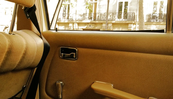 location-MERCEDES-BENZ-Paris-roadstr
