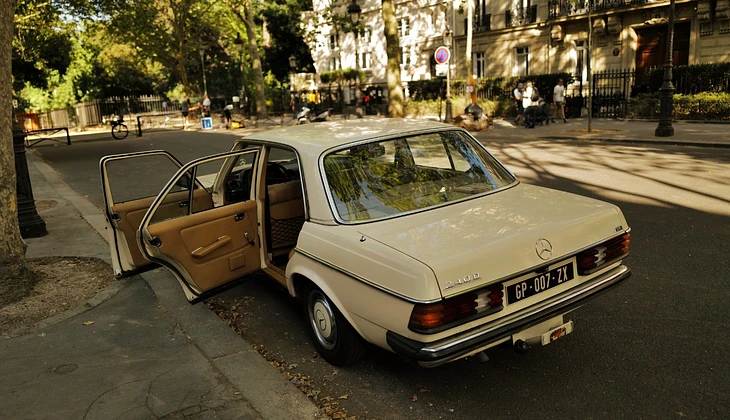location-MERCEDES-BENZ-Paris-roadstr