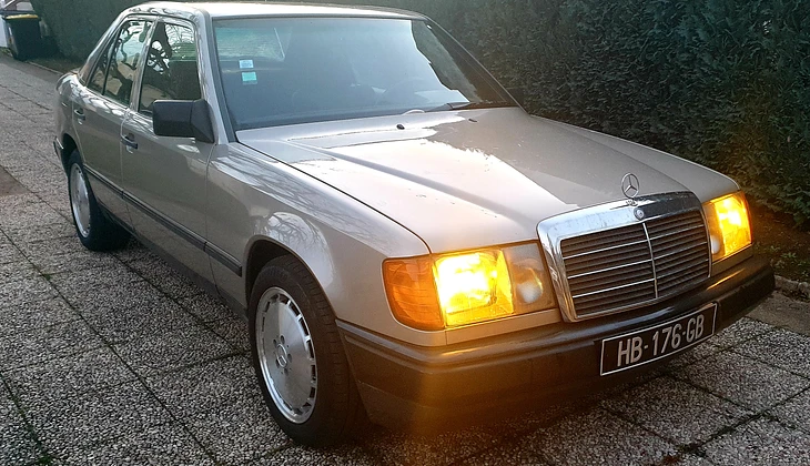location-MERCEDES-BENZ-Voisenon-roadstr