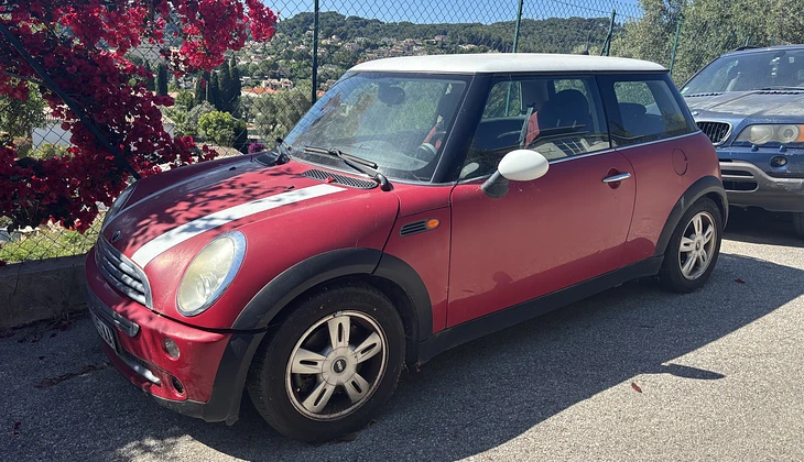 location-MINI-Cannes-roadstr