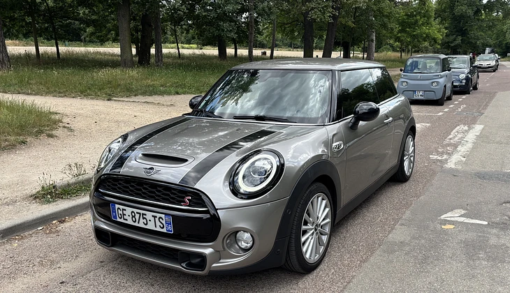 location-MINI-Paris-roadstr