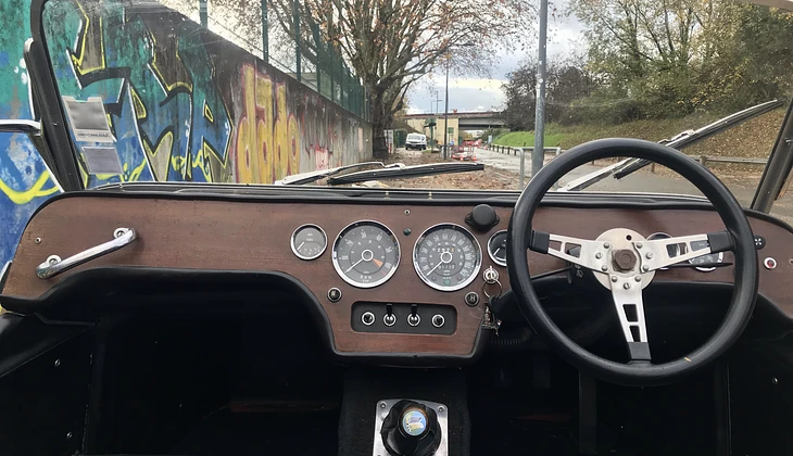 location-MORGAN-Lyon-roadstr