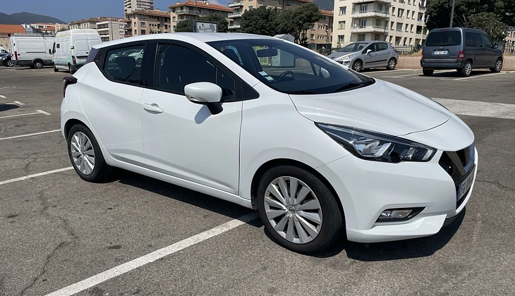location-NISSAN-Ajaccio-roadstr