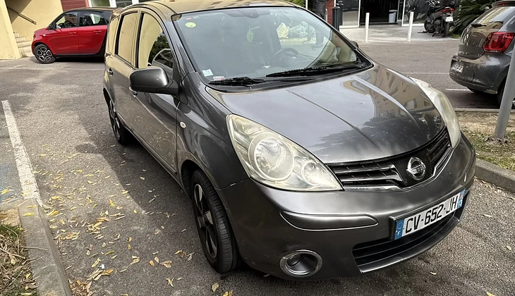 location-NISSAN-Marseille-roadstr