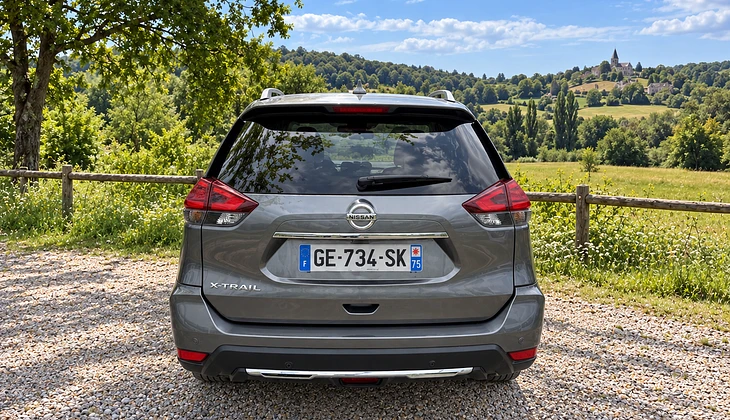 location-NISSAN-Caluire-et-Cuire-roadstr