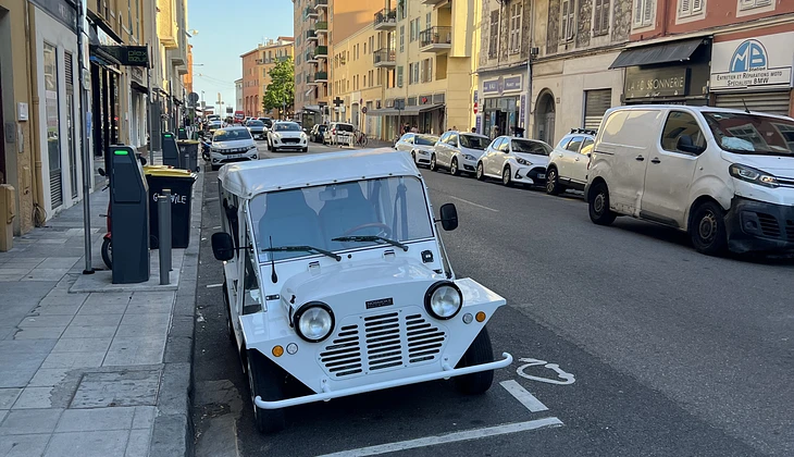 location-NOSMOKE-Nice-roadstr