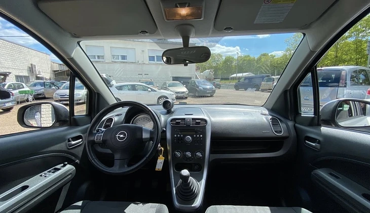 location-OPEL-Calenzana-roadstr