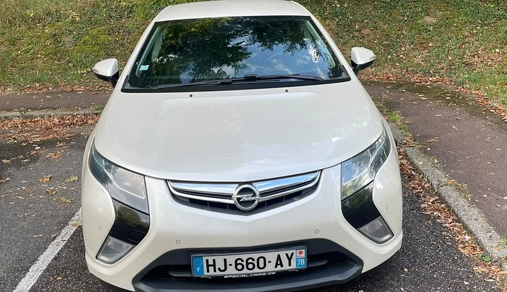 location-OPEL-Aubergenville-roadstr