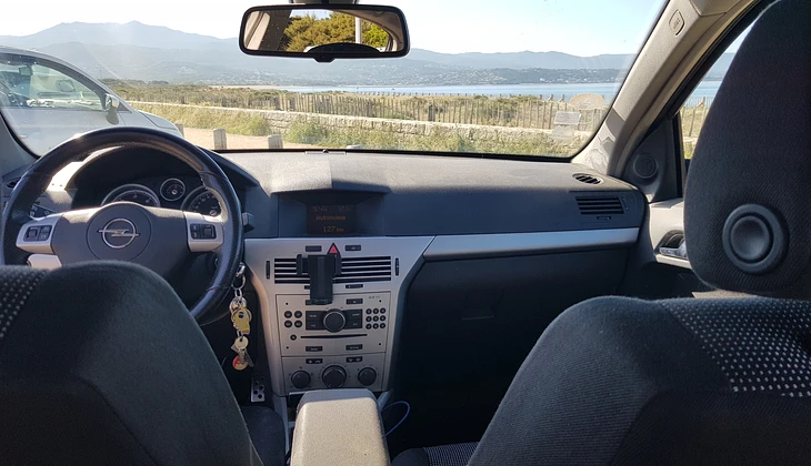 location-OPEL-Saint-Cyprien-roadstr