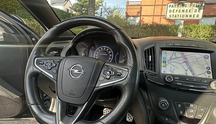 location-OPEL-Montigny-le-Bretonneux-roadstr