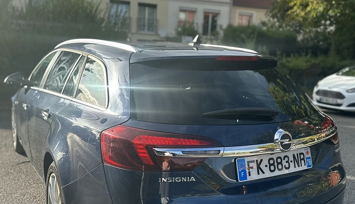 location-OPEL-Montigny-le-Bretonneux-roadstr