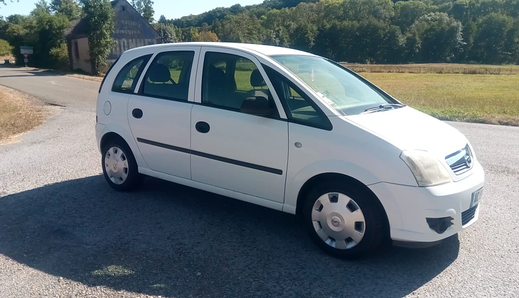 location-OPEL-Nogent-le-Rotrou-roadstr