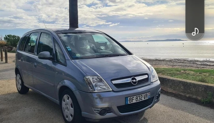 location-OPEL-Hyères-roadstr