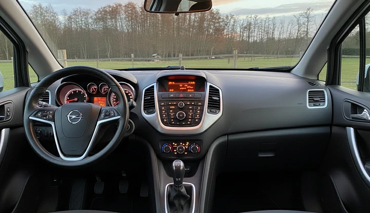 location-OPEL-Thomery-roadstr