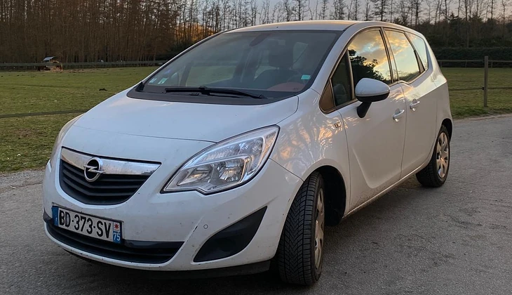 location-OPEL-Thomery-roadstr