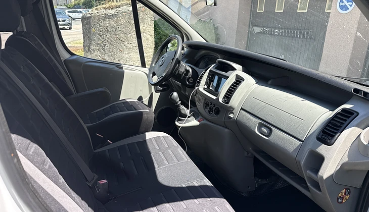 location-OPEL-Amplepuis-roadstr